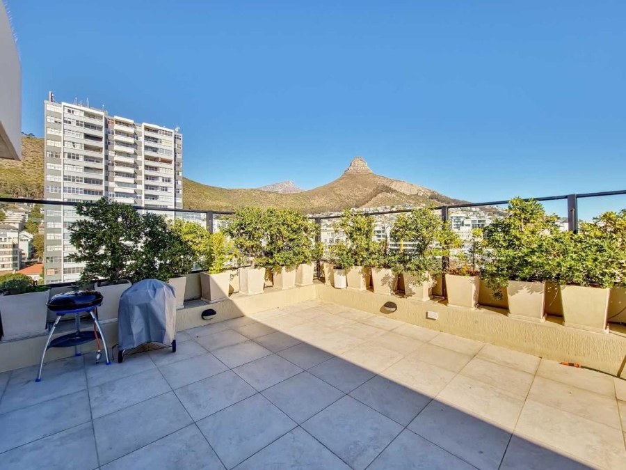 To Let 4 Bedroom Property for Rent in Sea Point Western Cape